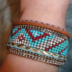 VTG SW Cuff/Bracelet Multimedia w/Magnetic Closure